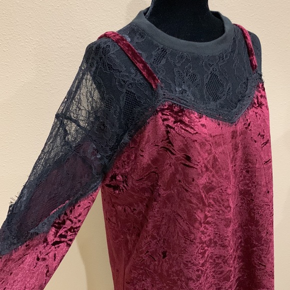 👗 🍷 Wine Velvet Dress 🍷 👗 - Picture 5 of 6